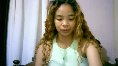 roxanne_98 online show from October 26, 2025, 12:05 am