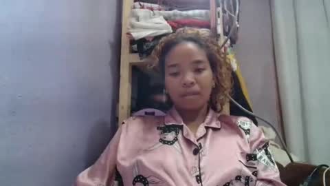 roxanne_98 online show from May 26, 2026, 3:57 am