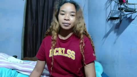 roxanne_98 online show from July 10, 2026, 3:22 am