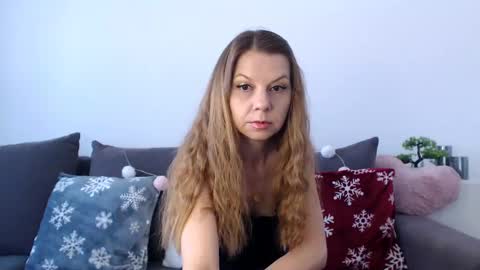 Snapshot of roxanneliss chatting on January 19, 2025, 1:12 pm roxanneliss online show from January 19, 2025, 1:12 pm