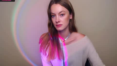 Roxa online show from October 6, 2025, 8:01 am