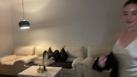 Roxy online show from May 23, 2026, 9:52 pm