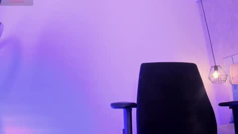 Roxie  online show from February 17, 2025, 11:53 pm