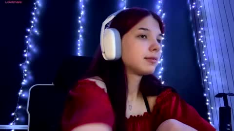 Snapshot of roxiepiurkowski chatting on June 7, 2026, 3:05 pm Hana online show from June 7, 2026, 3:05 pm