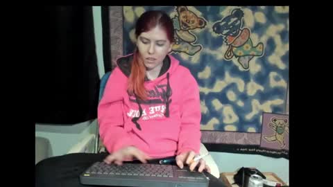 roxihazeleyes online show from March 5, 2025, 11:06 am