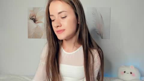 Roxy online show from November 13, 2025, 5:56 pm