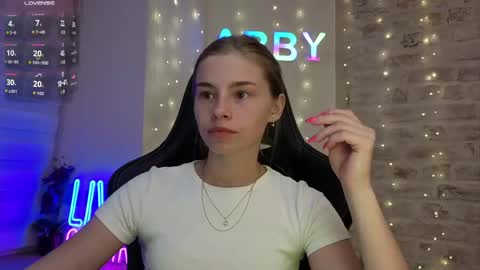 Snapshot of roxxxie_reid chatting on May 14, 2026, 6:58 pm Roxieex ABBY online show from May 14, 2026, 6:58 pm