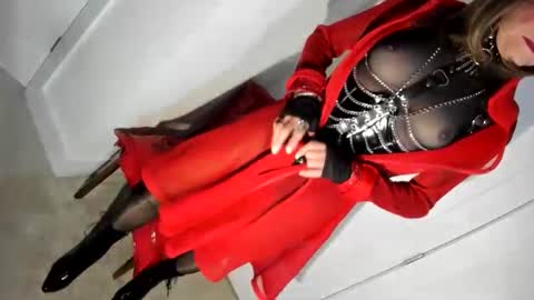 Snapshot of roxxxxy4u chatting on January 5, 2025, 3:32 am Roxy online show from January 5, 2025, 3:32 am