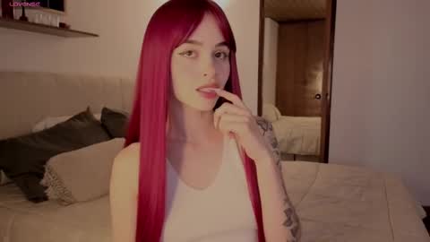 Snapshot of roxxy_mora chatting on October 3, 2025, 9:45 pm Roxxy online show from October 3, 2025, 9:45 pm