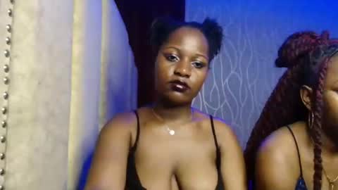 Snapshot of roxy_heather chatting on November 2, 2025, 9:17 pm Roxy online show from November 2, 2025, 9:17 pm