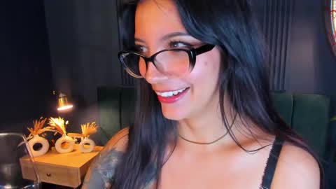Snapshot of roxy_hell chatting on March 7, 2025, 10:10 pm Roxy hell online show from March 7, 2025, 10:10 pm
