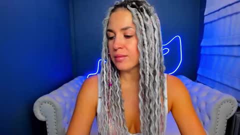 Roxy online show from September 17, 2025, 1:18 am