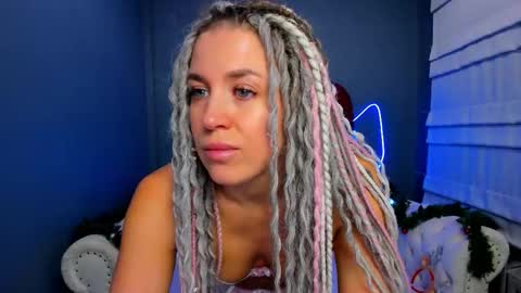 Roxy online show from December 23, 2025, 1:25 am