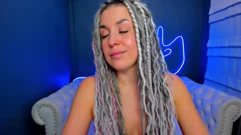 Snapshot of roxy_mars chatting on February 12, 2026, 2:06 am Roxy online show from February 12, 2026, 2:06 am