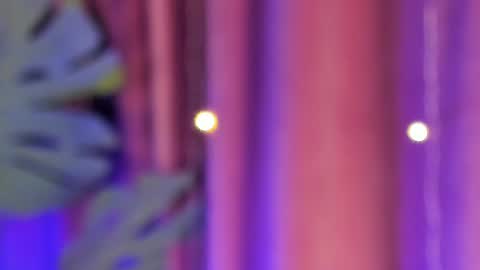 roxy_riot_ online show from February 9, 2025, 4:25 am