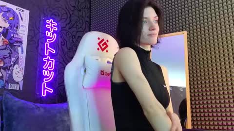 roxy_riot_ online show from February 23, 2025, 4:28 am