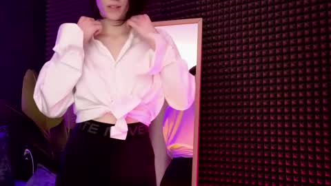 roxy_riot_ online show from March 8, 2025, 8:00 am