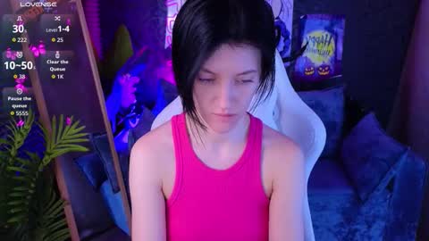 roxy_riot_ online show from October 28, 2025, 1:31 am