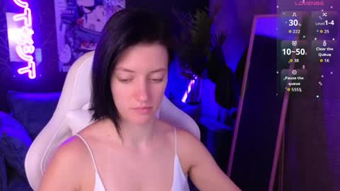 roxy_riot_ online show from April 4, 2026, 1:26 am