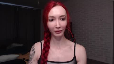 Snapshot of roxy_silver chatting on June 18, 2026, 10:19 am Roxy online show from June 18, 2026, 10:19 am