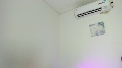 roxy_stone1 online show from February 9, 2026, 7:29 pm