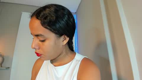 roxy_stone1 online show from June 19, 2026, 7:06 pm