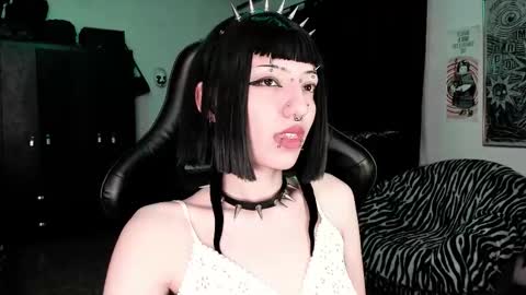 Roxy Independient model Help me to reach 50 thumbs up online show from February 4, 2026, 1:11 am