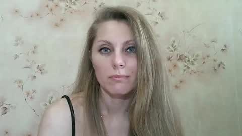 roxyfox18x01 online show from March 28, 2026, 3:11 pm