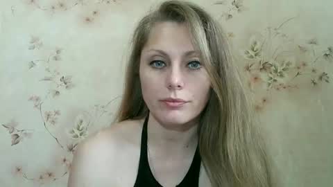 roxyfox18x01 online show from May 18, 2026, 6:41 am