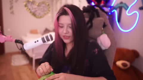 roxysuh online show from October 30, 2025, 8:16 am