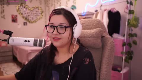 roxysuh online show from April 2, 2026, 7:17 am