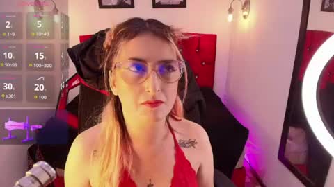 Snapshot of roxysweet_x chatting on June 17, 2026, 1:45 pm Roxy online show from June 17, 2026, 1:45 pm