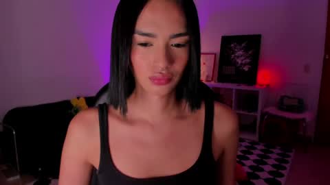 Snapshot of roxyy_x chatting on April 5, 2026, 2:31 am val online show from April 5, 2026, 2:31 am