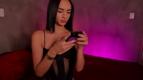 Snapshot of roxyy_x chatting on April 28, 2026, 8:58 pm val online show from April 28, 2026, 8:58 pm