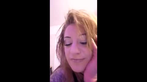 rraineonme online show from March 13, 2026, 5:25 am