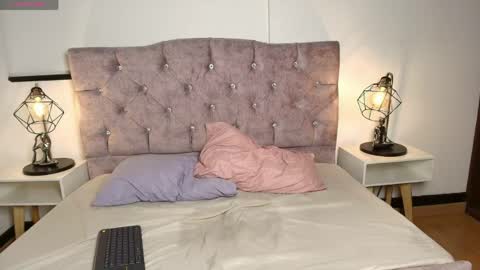 ruby_rouge_ online show from April 1, 2026, 1:41 pm