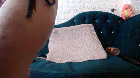 rubyemerald_ online show from February 6, 2025, 12:22 am