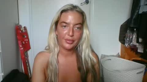 Snapshot of rubyredxxxoxxx chatting on December 22, 2024, 12:27 pm rubyredxxxoxxx online show from December 22, 2024, 12:27 pm