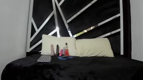 rubyxht online show from March 8, 2025, 3:56 pm