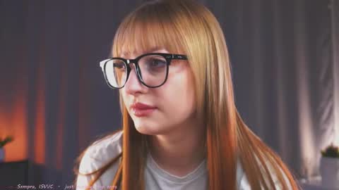 Mila online show from March 20, 2026, 3:06 pm