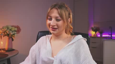 Mila online show from April 23, 2026, 4:20 pm