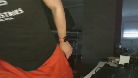 Snapshot of ruffi77 chatting on January 7, 2025, 1:46 pm Chico que rico Caliente online show from January 7, 2025, 1:46 pm