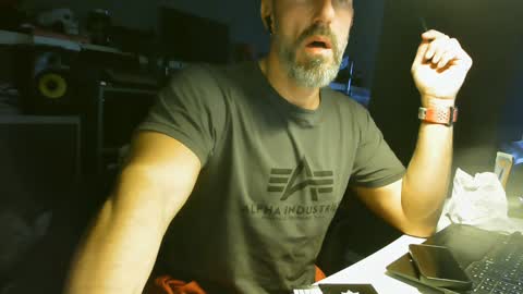 Snapshot of ruffi77 chatting on January 11, 2025, 10:51 am Chico que rico Caliente online show from January 11, 2025, 10:51 am