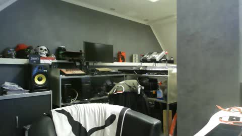 Snapshot of ruffi77 chatting on February 23, 2025, 9:26 pm Chico que rico Caliente online show from February 23, 2025, 9:26 pm