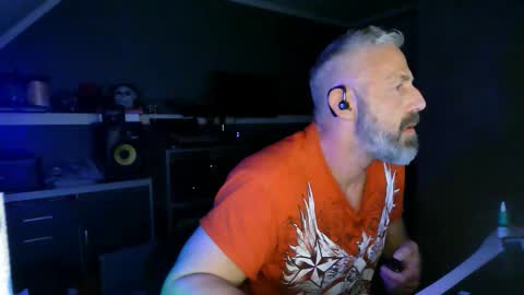 Snapshot of ruffi77 chatting on November 1, 2025, 4:36 am Chico que rico Caliente online show from November 1, 2025, 4:36 am