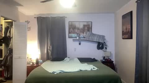 rumriddle555 online show from April 29, 2026, 2:43 pm