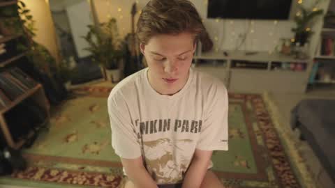 rusbradpitt online show from April 7, 2026, 2:39 pm