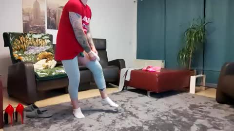 Snapshot of ruskinni1893 chatting on October 19, 2025, 9:37 pm Ruskinni online show from October 19, 2025, 9:37 pm