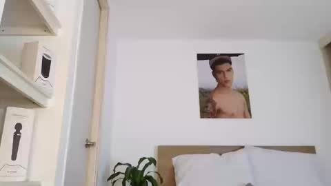  R U S S E L L  online show from March 13, 2026, 4:08 am