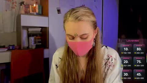 Mary online show from November 7, 2025, 8:42 pm